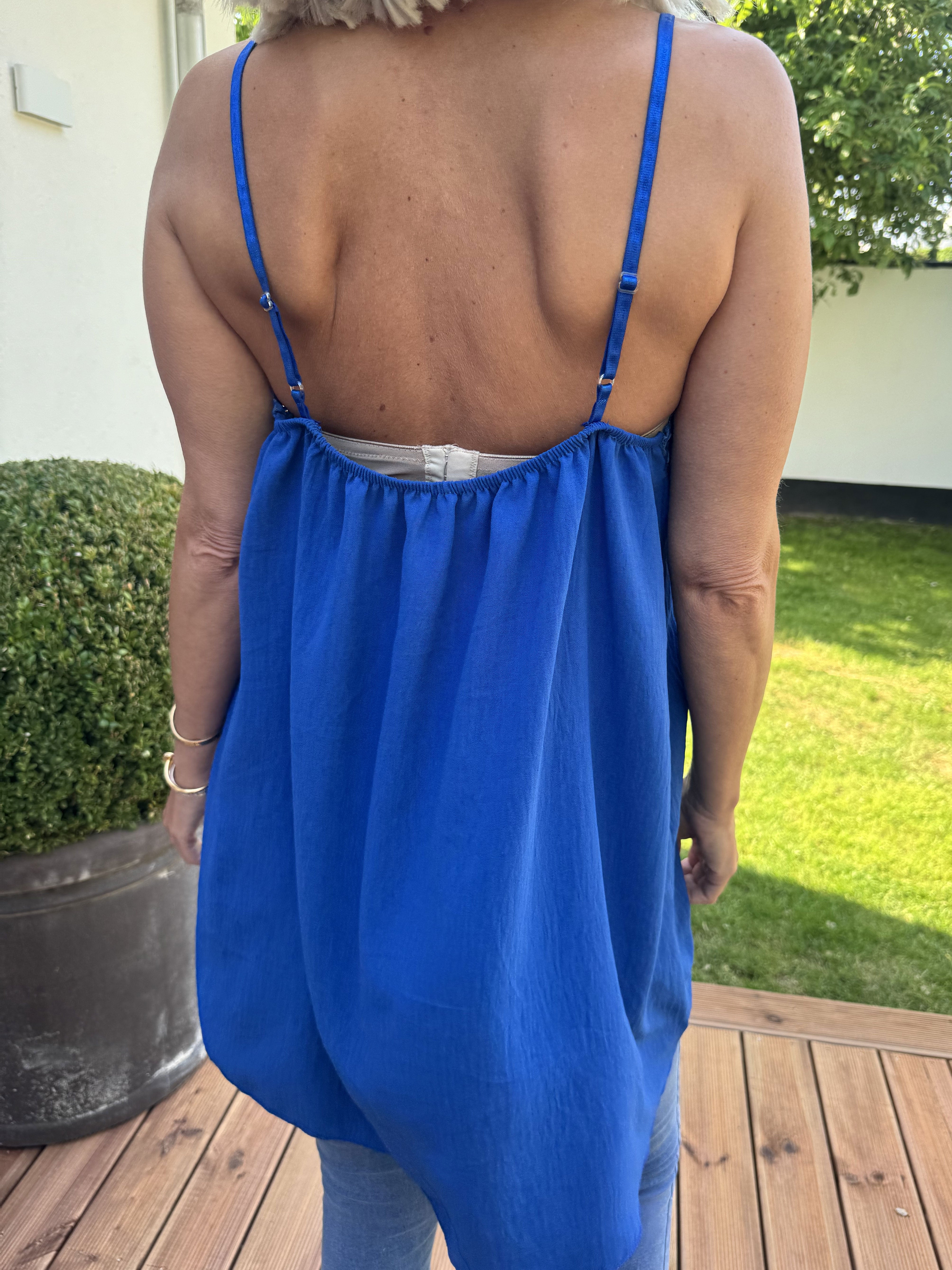 Viktoria - Topp i viskos med spetskant